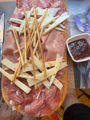 Philosopheat Wine Restaurant