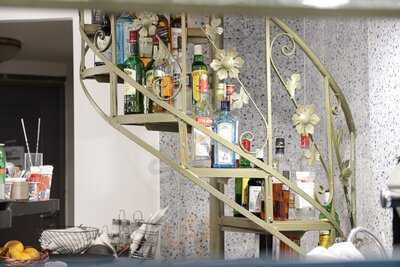 Mεζεδοπωλειο Πολις