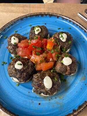 Trágos Montérno Kafeneío