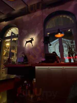 Trágos Montérno Kafeneío