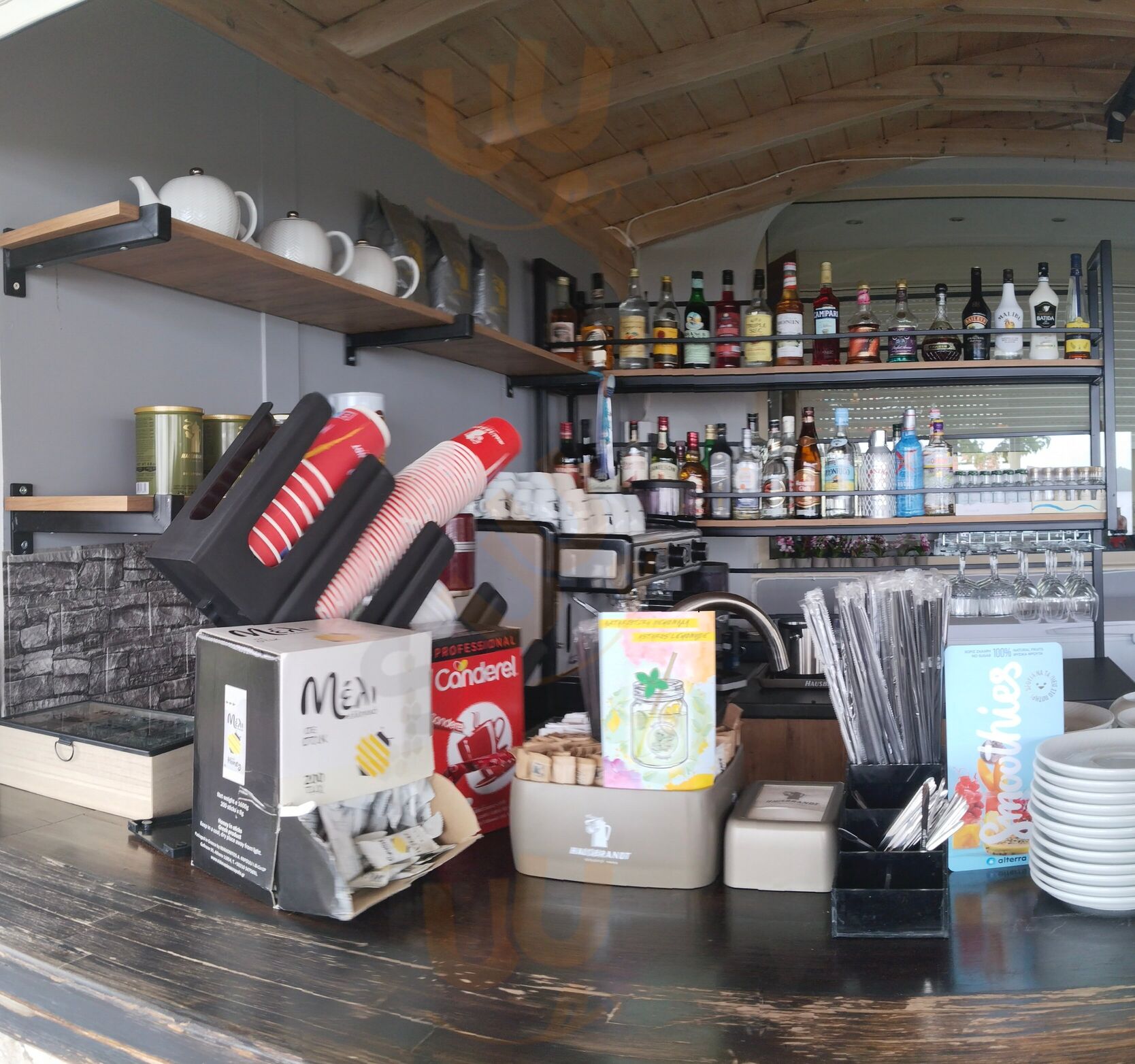 La Playa Beach Bar & Grill