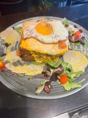 Pierre Bruncherie Cafe