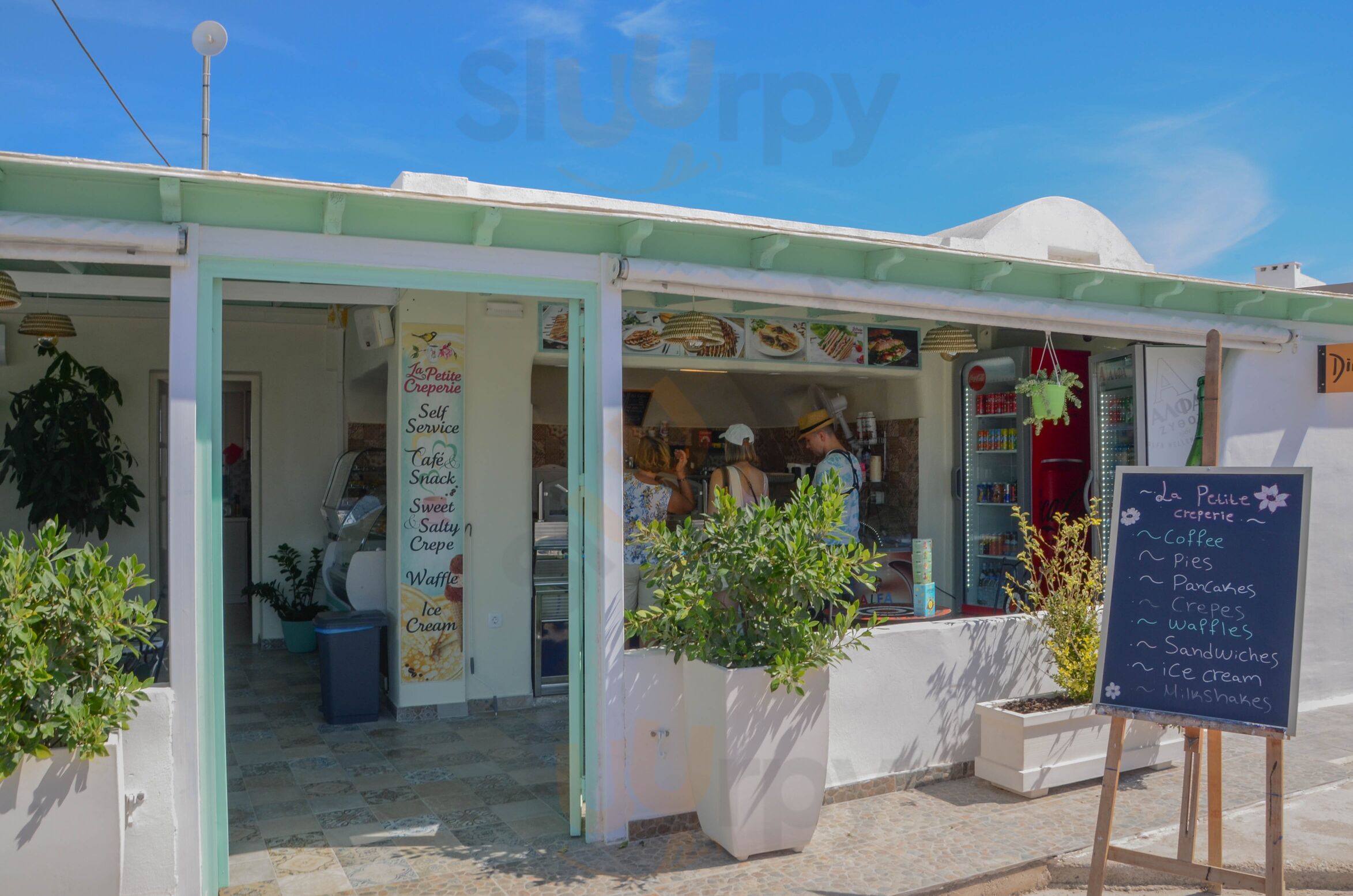 La Petite Creperie Cafe & Snack