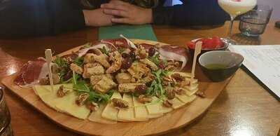 Roots Juice & Cocktail Bar