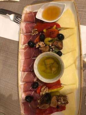 Renaissance Art Restaurant