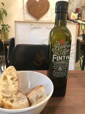 Pupitres Wine & Coffee Bar