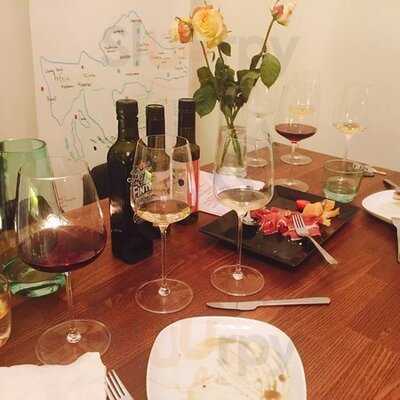 Pupitres Wine & Coffee Bar