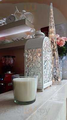 Roses & Coffee Caffe Bar