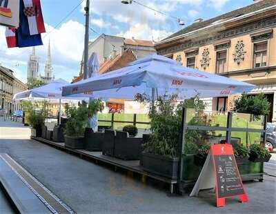 Roses & Coffee Caffe Bar