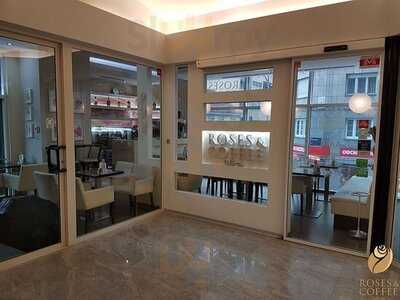 Roses & Coffee Caffe Bar