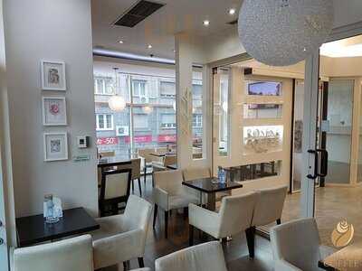 Roses & Coffee Caffe Bar