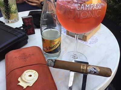 Hemingway Lounge Bar