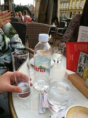 Hemingway Lounge Bar