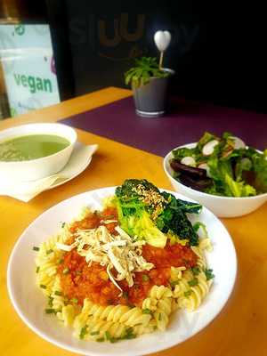 Simple Green, Vegan & Raw Cuisine