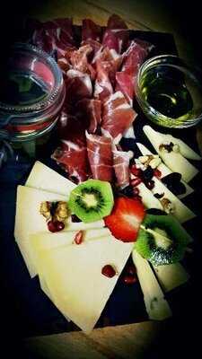 Bellucci Coffee & Wine Bar