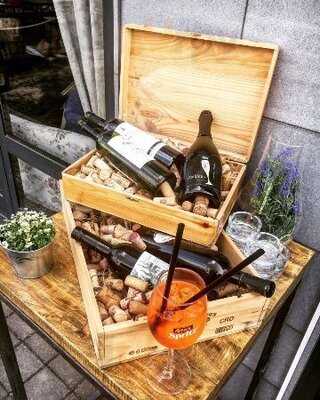 Bellucci Coffee & Wine Bar