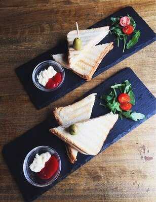 Bellucci Coffee & Wine Bar