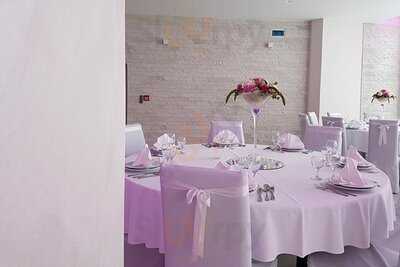 Time Restaurant & Bar