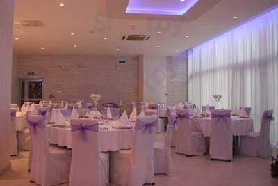 Time Restaurant & Bar