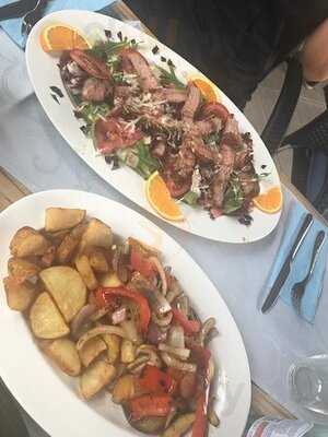 Miki's Grill & Pasta