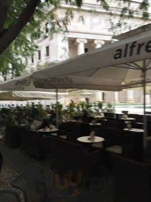 Alfresco Bar