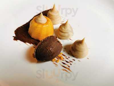 Tri Fulira Restaurant & Bar