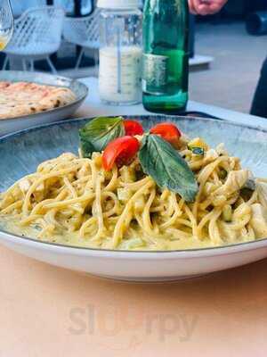 Echo Restaurant & Lounge