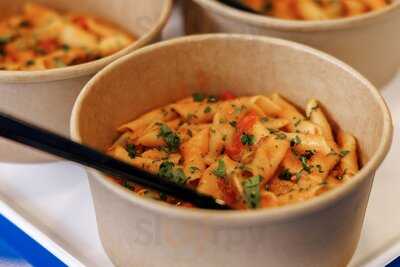 Bots&pots Robotic Restaurant