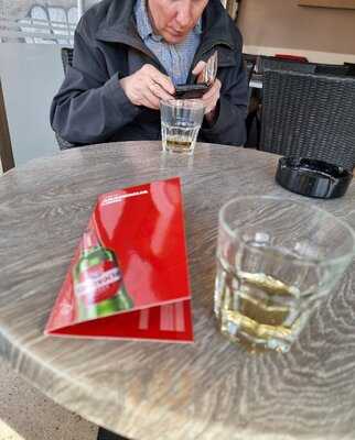 Caffe-bar Akademija.