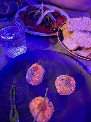 Squareone Experience Bar & Restaurant