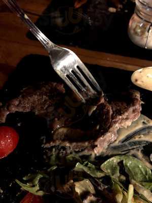 Szertár étterem és Kávézó