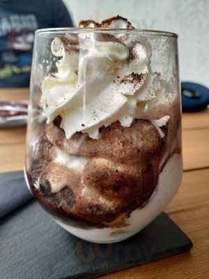 Szertár étterem és Kávézó