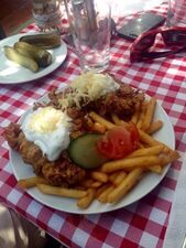Paradi Kisvendeglo Es Vendeghaz
