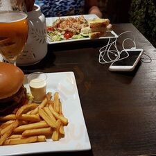 Kistehén Burger Étterem