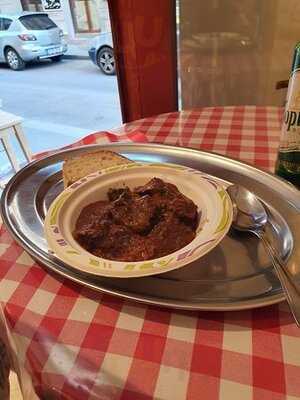 Gulyás Tunkoló Büfé