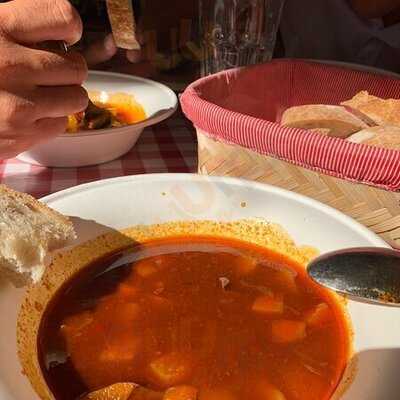 Gulyás Tunkoló Büfé