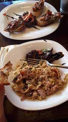 Daniel's Soups And Sandwiches