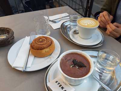 Cirkusz Restaurant, Café&bar