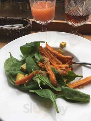 Cirkusz Restaurant, Café&bar