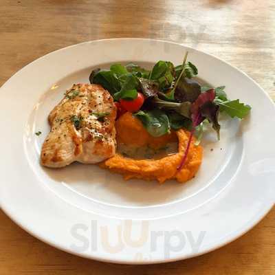 Cirkusz Restaurant, Café&bar