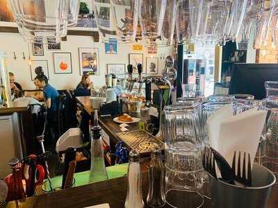 Peet And The Flat White