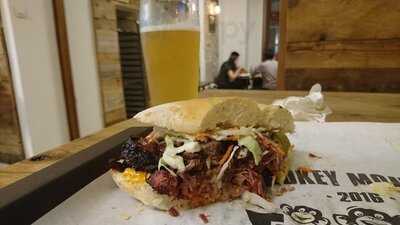 Smokey Monkies Bar-bq