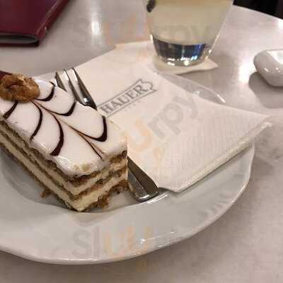 Hauer Cukrászda és Kávéház