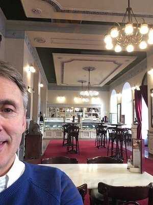 Hauer Cukrászda és Kávéház