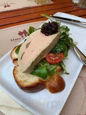 Alma & Körte Étterem