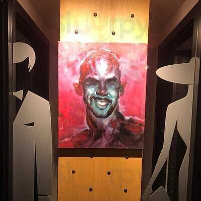 Oinos Winebar Bistrot