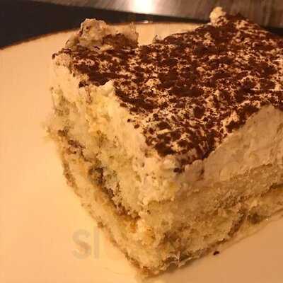 Oinos Winebar Bistrot