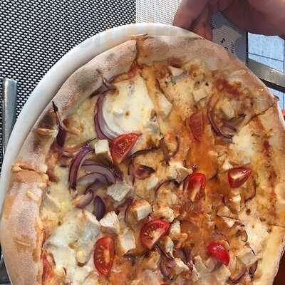 Oinos Winebar Bistrot