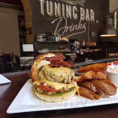 Tuning Bar&burger