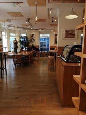 Madal Cafe - Hollán Ernő Utca